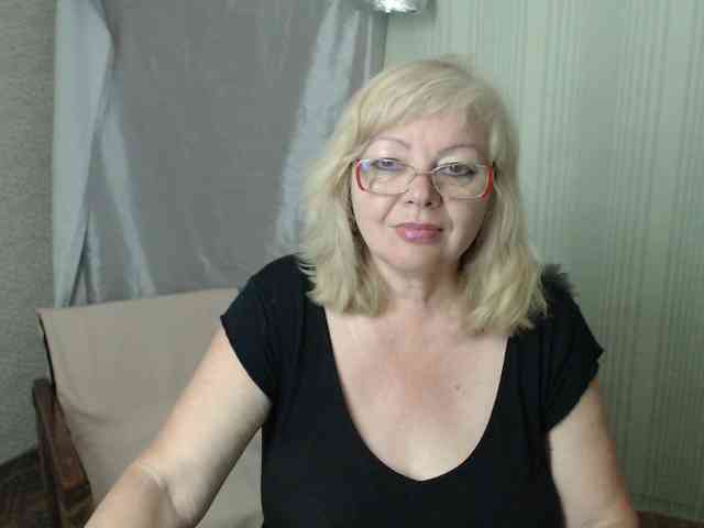 EvelynLoveShy webcam