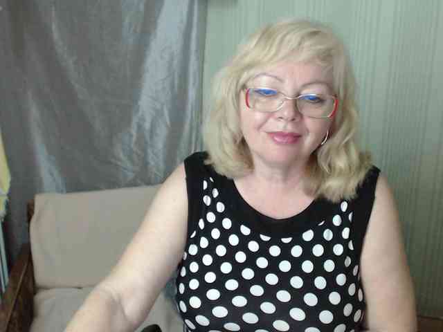 EvelynLoveShy webcam