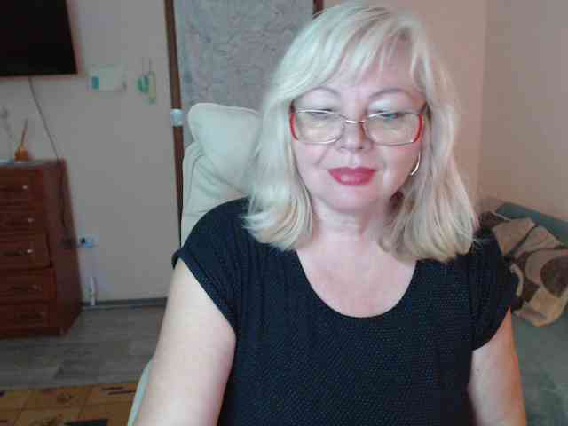 EvelynLoveShy webcam