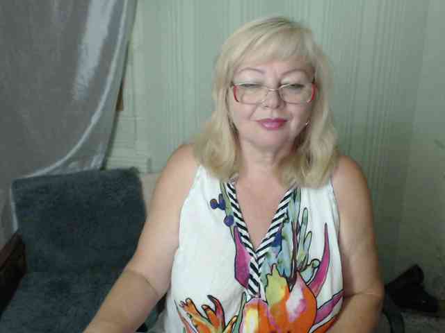 EvelynLoveShy webcam