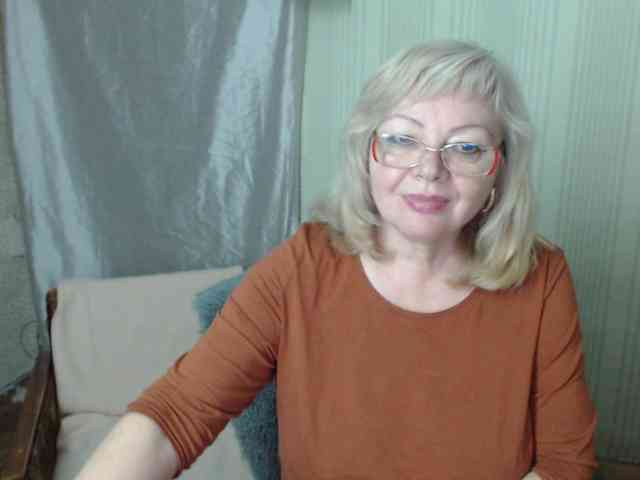 EvelynLoveShy webcam