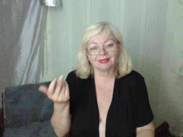 EvelynLoveShy webcam