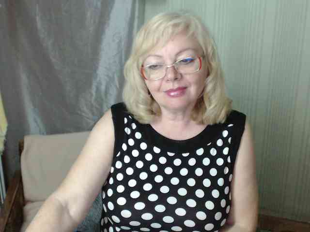 EvelynLoveShy webcam
