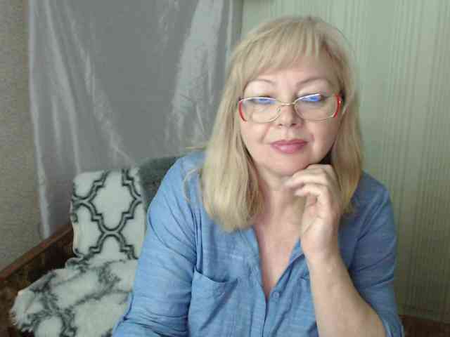 EvelynLoveShy webcam