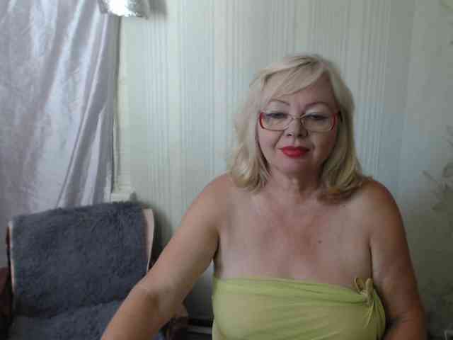 EvelynLoveShy webcam