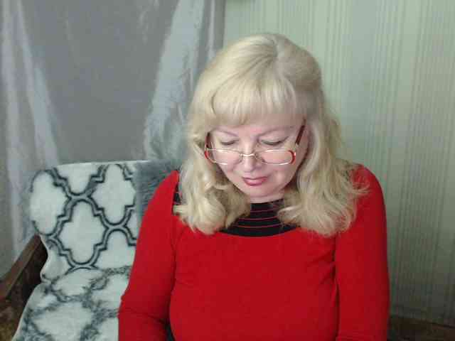 EvelynLoveShy webcam