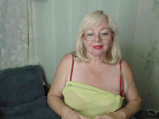 EvelynLoveShy webcam
