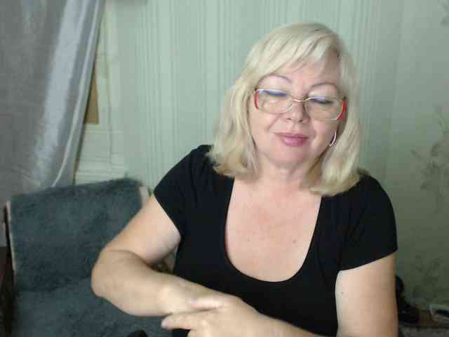 EvelynLoveShy webcam