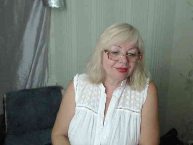 EvelynLoveShy webcam