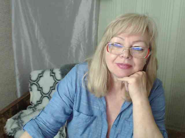 EvelynLoveShy webcam