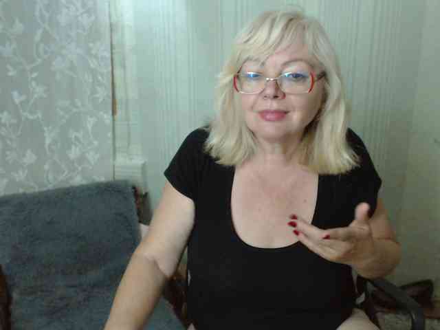 EvelynLoveShy webcam