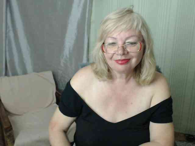 EvelynLoveShy webcam
