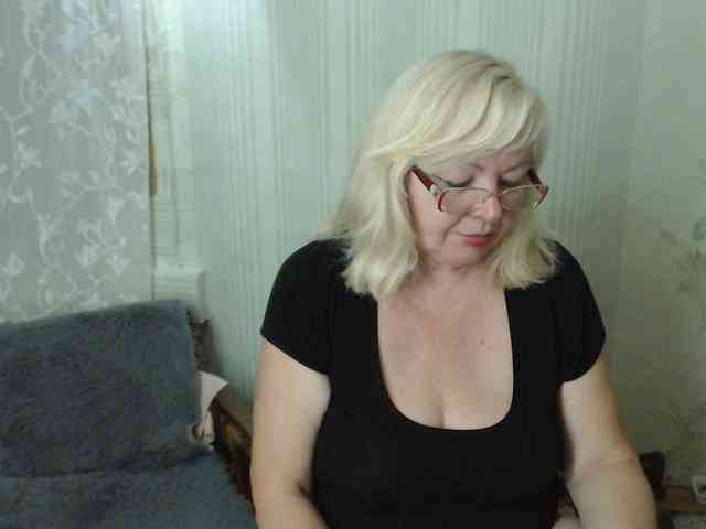 EvelynLoveShy webcam