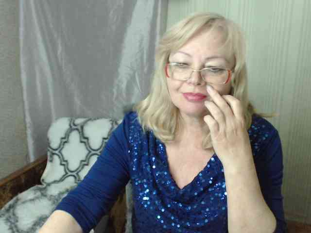 EvelynLoveShy webcam