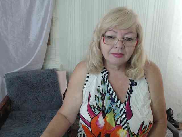 EvelynLoveShy webcam