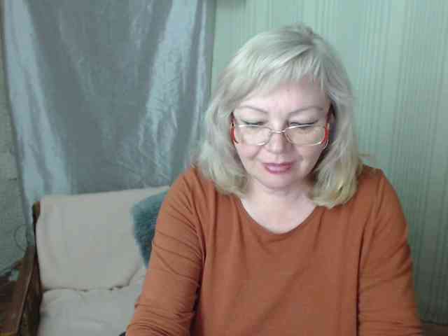 EvelynLoveShy webcam
