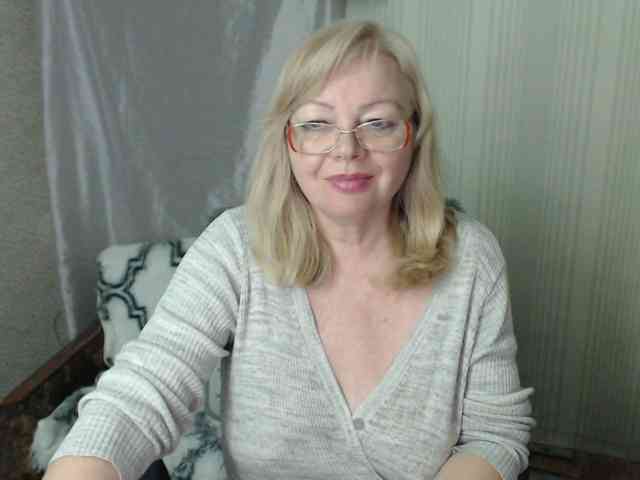 EvelynLoveShy webcam