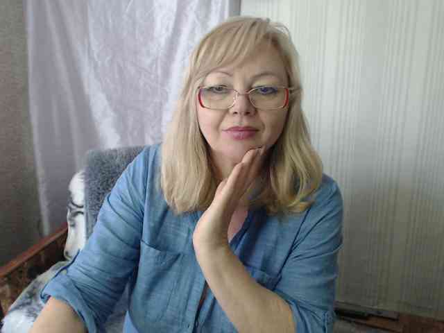 EvelynLoveShy webcam