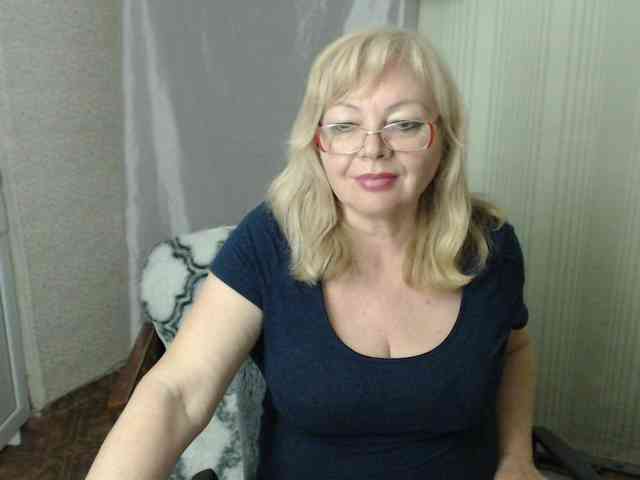 EvelynLoveShy webcam