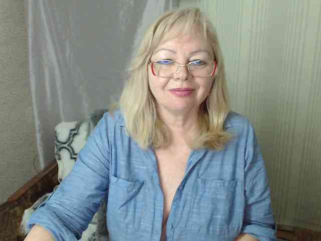 EvelynLoveShy webcam