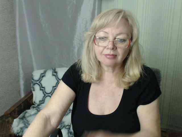 EvelynLoveShy webcam