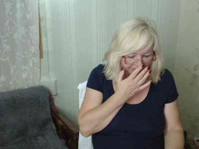 EvelynLoveShy webcam