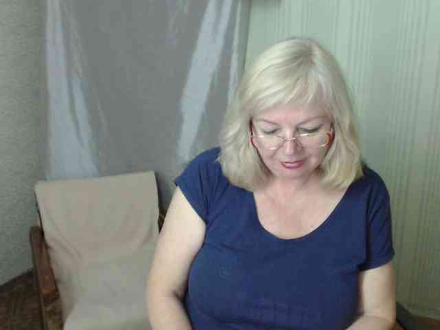 EvelynLoveShy webcam