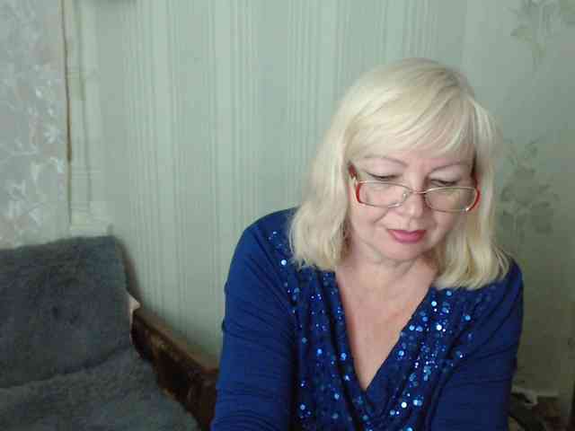 EvelynLoveShy webcam
