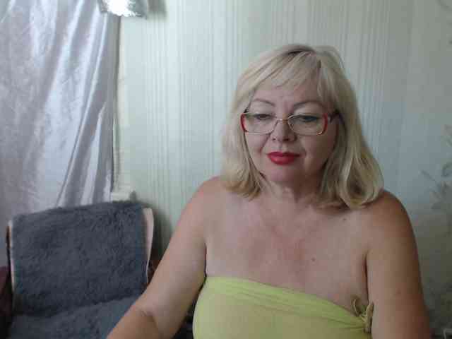 EvelynLoveShy webcam