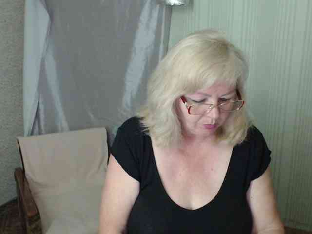 EvelynLoveShy webcam