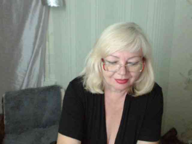 EvelynLoveShy webcam