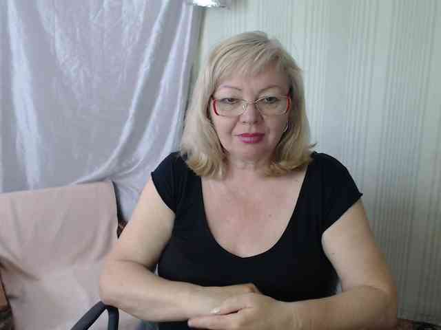 EvelynLoveShy webcam