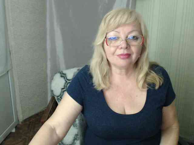 EvelynLoveShy webcam