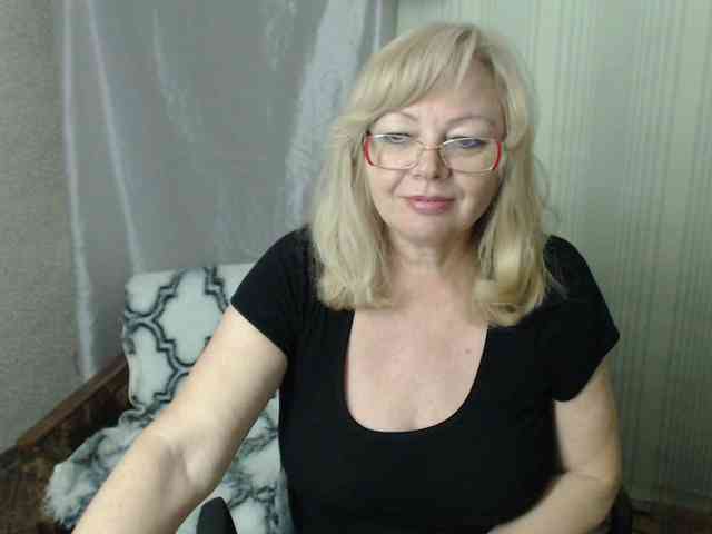 EvelynLoveShy webcam