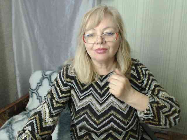 EvelynLoveShy webcam