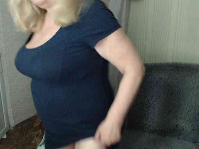 EvelynLoveShy webcam