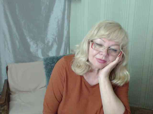 Dieses Model ist jetzt live. BarbaraBlondy