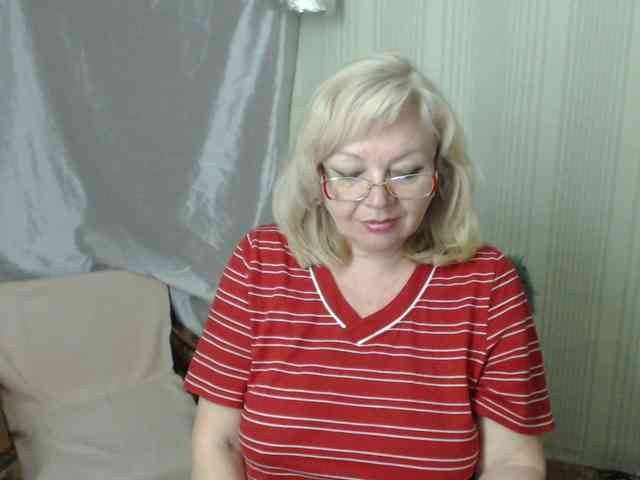 EvelynLoveShy webcam