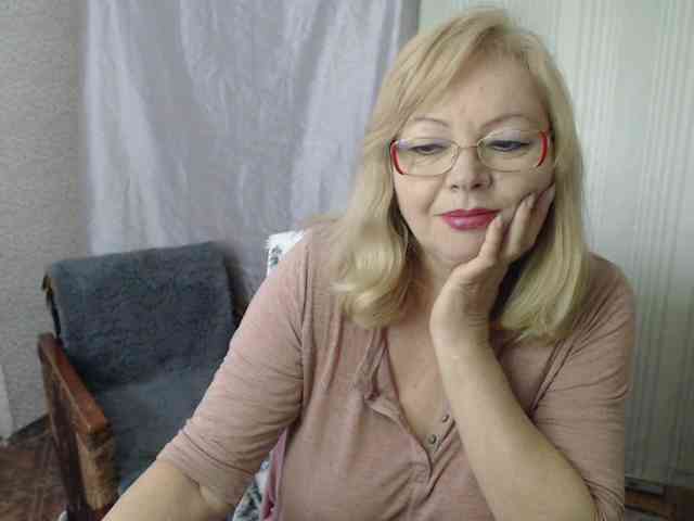 EvelynLoveShy webcam