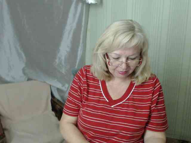 EvelynLoveShy webcam