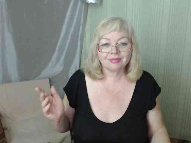EvelynLoveShy webcam