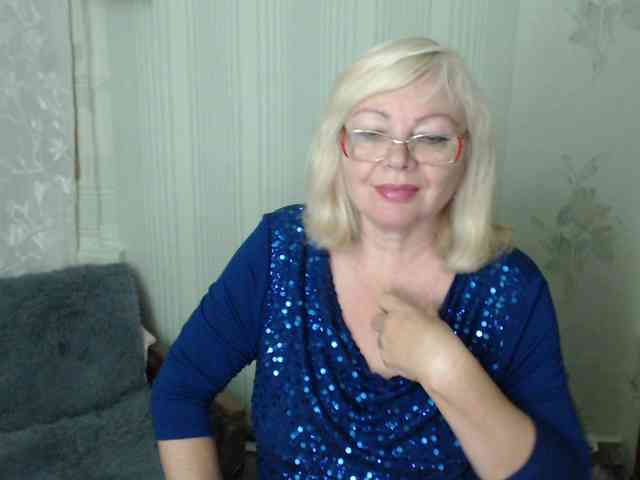 EvelynLoveShy webcam