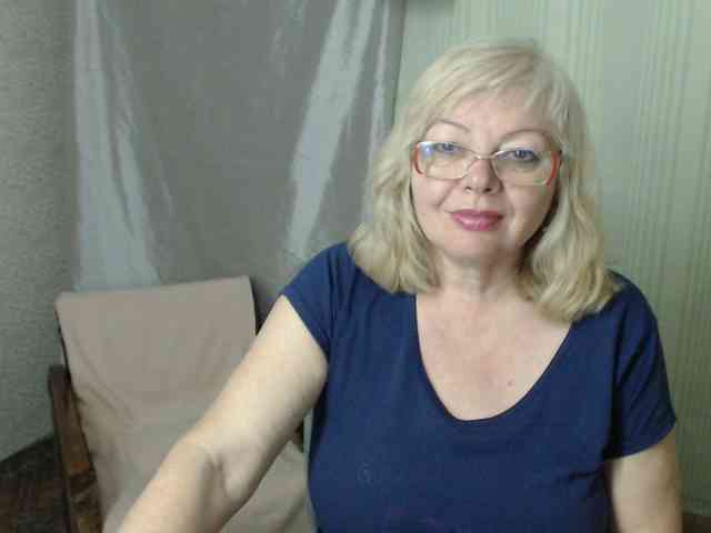 EvelynLoveShy webcam