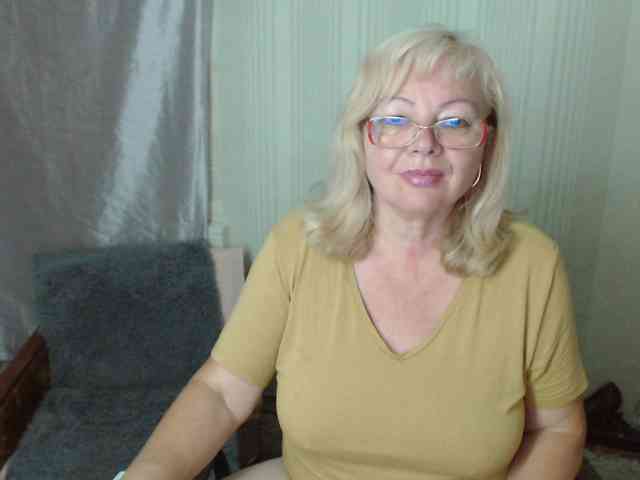 EvelynLoveShy webcam