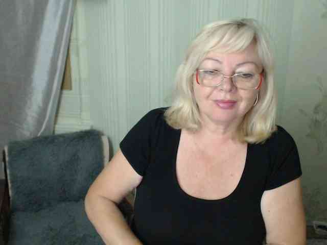 EvelynLoveShy webcam