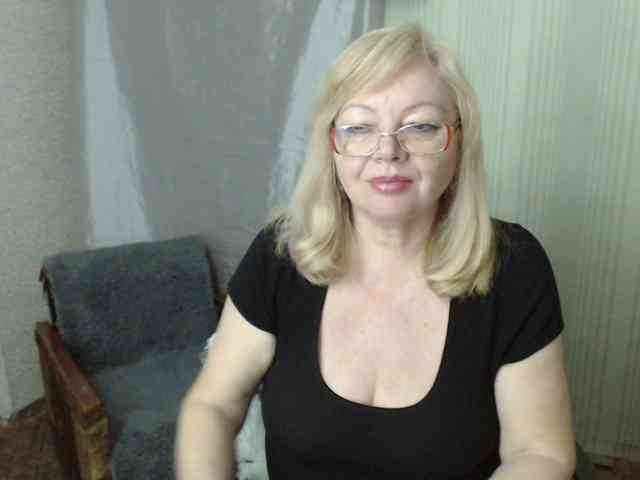 EvelynLoveShy webcam