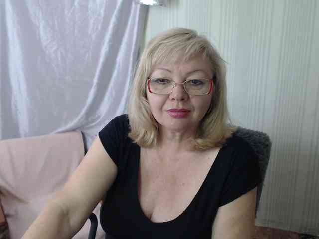 EvelynLoveShy webcam