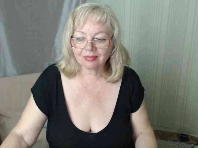 EvelynLoveShy webcam
