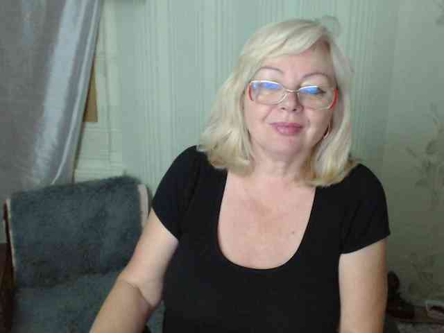 EvelynLoveShy webcam