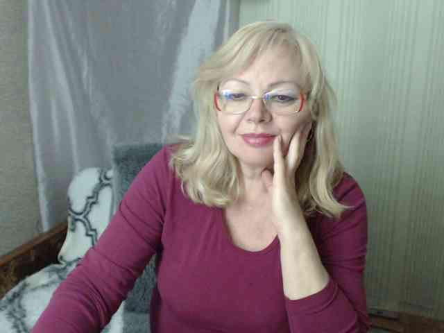 EvelynLoveShy webcam